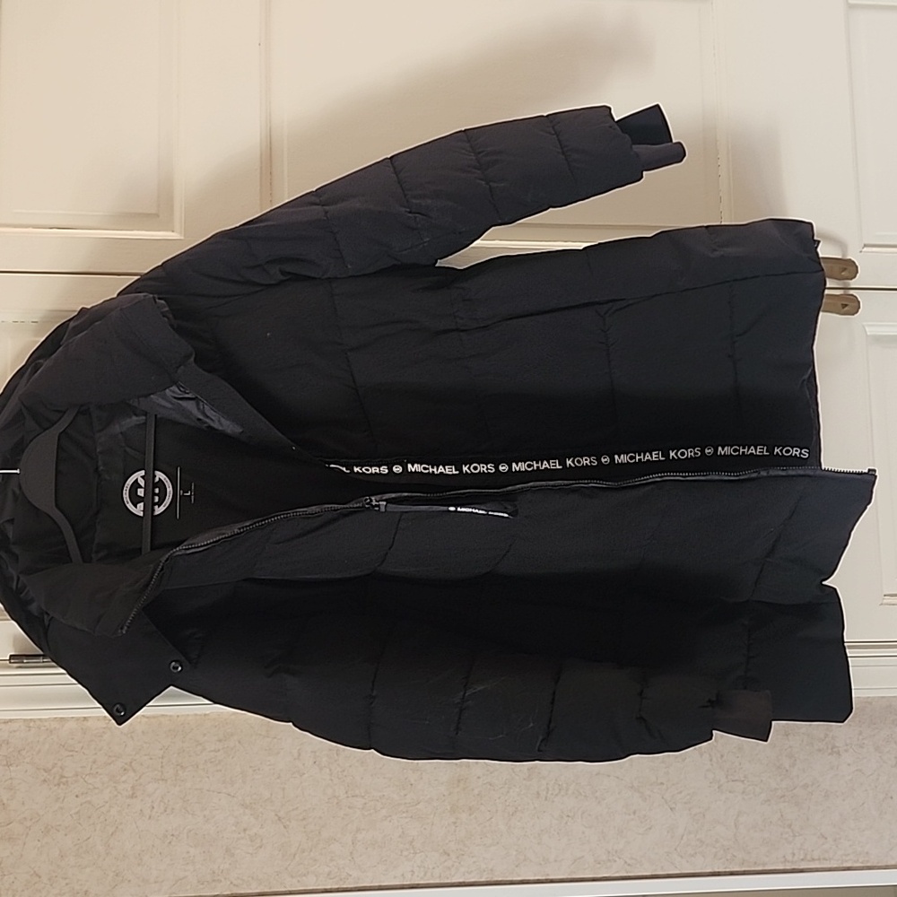 Michael Kors Puffer Oversize Jacket with Logo.pit To Pit 23".lenght 33" - Picture 3 of 7